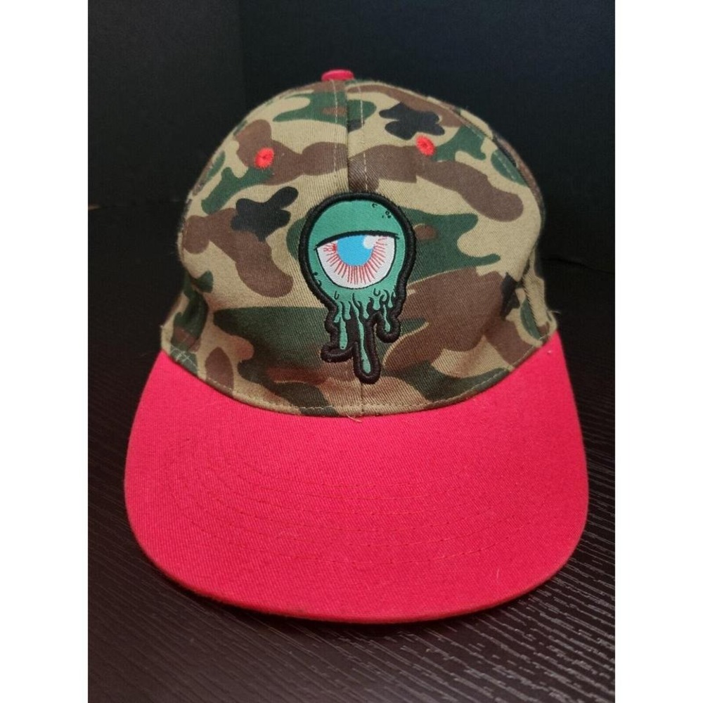 Carbon Elements Oozing‎ Eye Camo trucker style hat cap with snapback